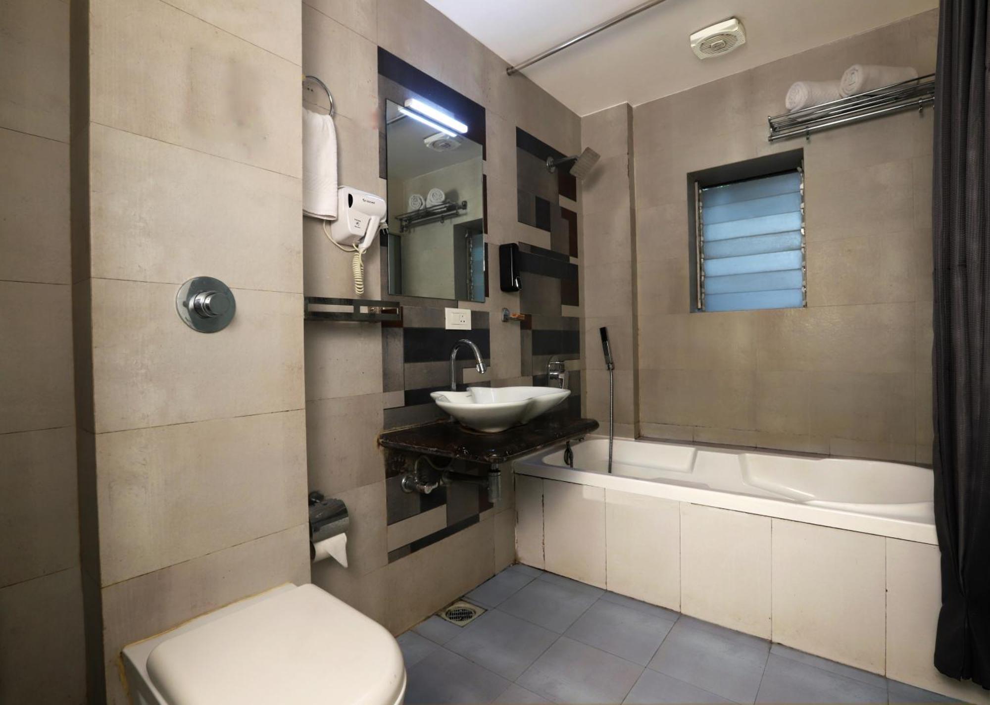Hotel Elite Continental- Near Mumbai International Airport Andheri East Ngoại thất bức ảnh