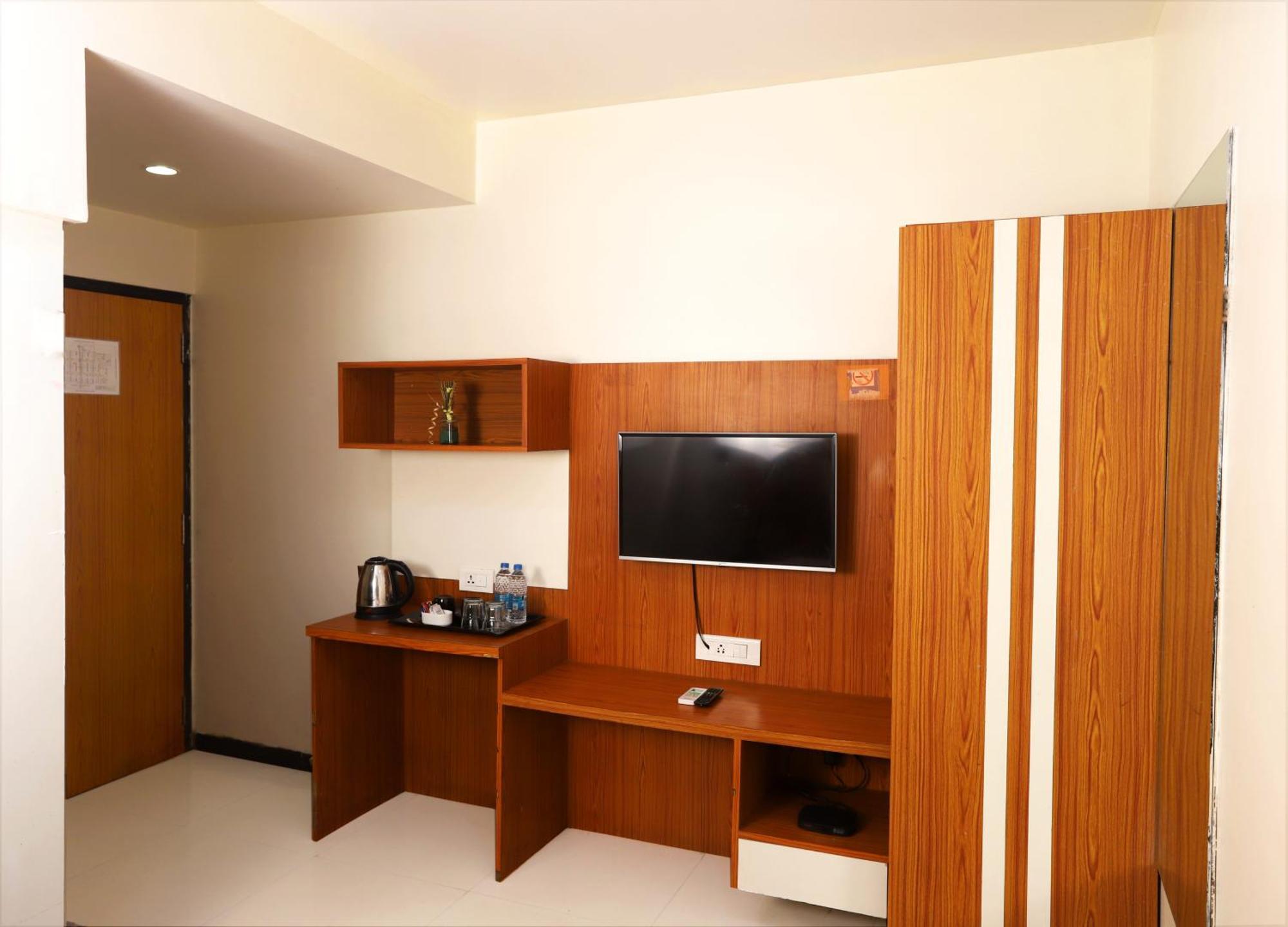 Hotel Elite Continental- Near Mumbai International Airport Andheri East Ngoại thất bức ảnh